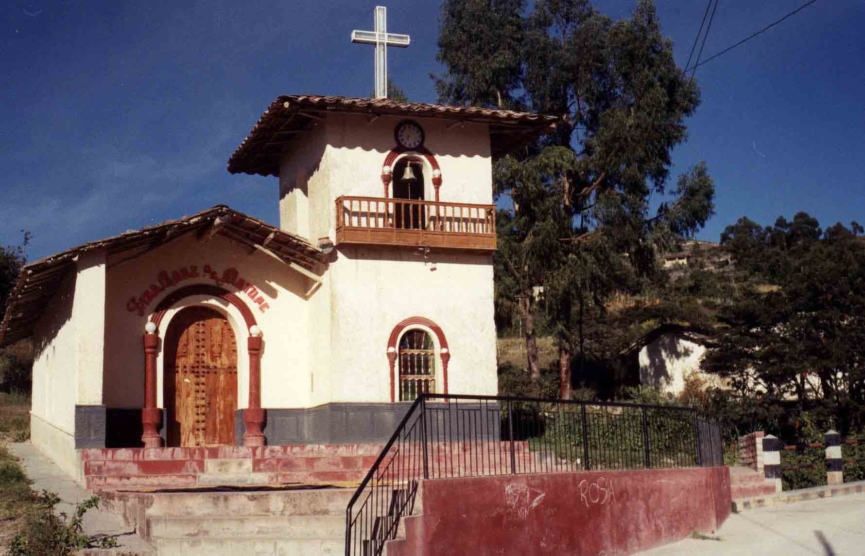Capilla Sant�sima Cruz de Motupe de Ichoc�n. (Dic.2005)
