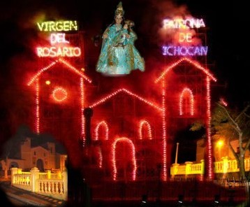 Noche de castillos, Castillo principal, instantes en que aparece la imagen de la Virgen del Rosario. Cortes�a de Dany Ronal Cabrera Urbina.
