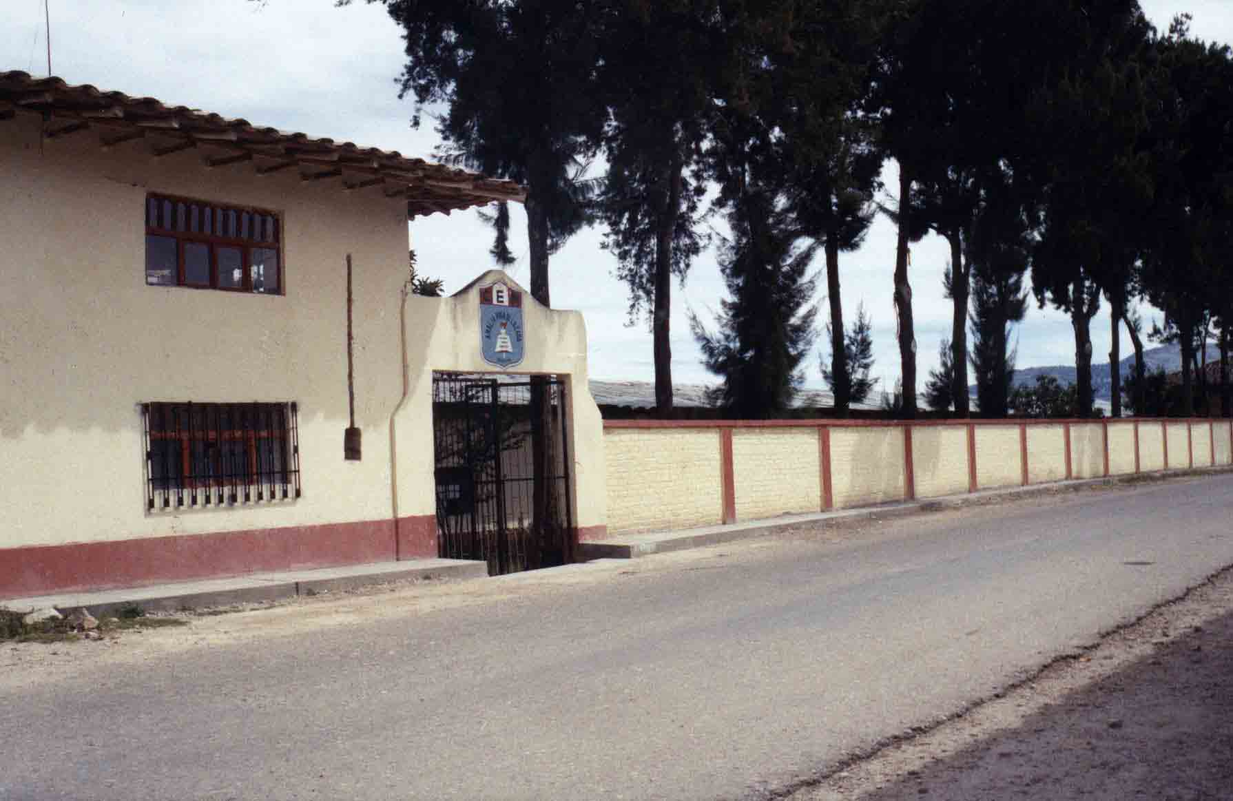 Colegio Nacional "Amalia Puga de Lozada" (Dic.2005)