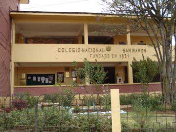 Fachada del Gloriosos Colegio San Ramón de Cajamarca. Cajamarca, Agosto 2007.