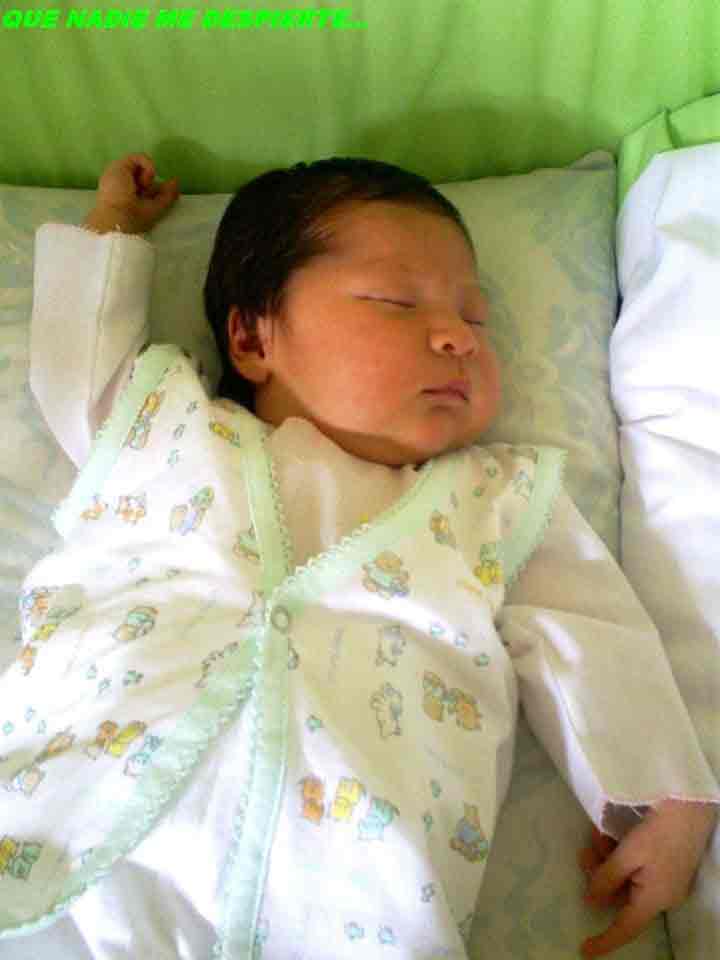 Antonella del Rosario descanzando en los brazos de Morfeo (dios del Sueño). San Marcos, 2007.