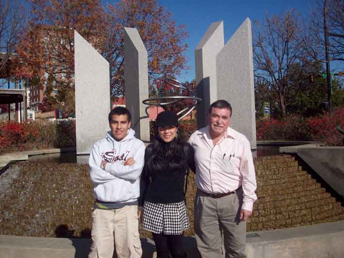 Julio Marcelino; Saira Consuelo y Juan Julio en Greeenville Carolina del Sur. USA, Nov. 2008.