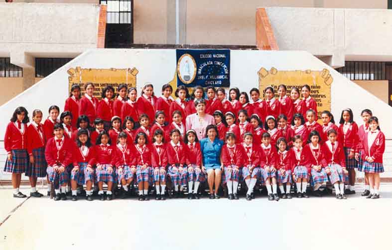 Saira Consuelo integrante de la Promoci�n "Madre Mar�a Teresa de Calcuta" 1992-1997. Chiclayo, Diciembre, 2008.