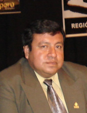Bethoven Medina S�nchez, Ing. Agr�nomo y gran poeta peruano recibi� "Los Laureles Municipales 2008" del pueblo de Cajamarca. Marzo 2008.