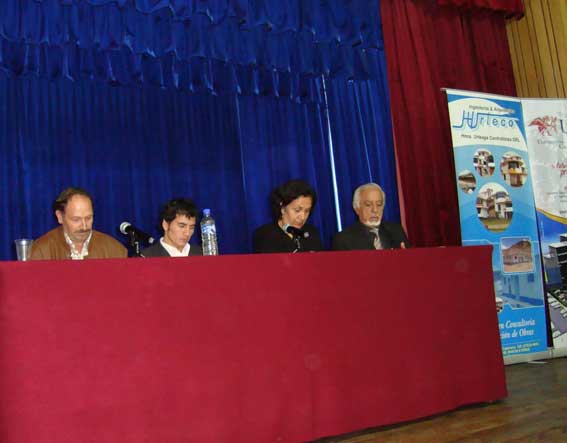 Ciro Mendoza Barrantes, Fernando D�az Vilela, Sara Guti�rrez Sisniegas y Gregorio D�az Izquierdo, integrantes de la 1ra. mesa del recital.
