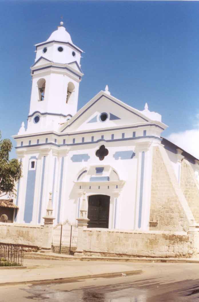 Iglesia de las Madres Concepcionistas, ubicada entre los Jirones Amalia Puga y Urrelo.