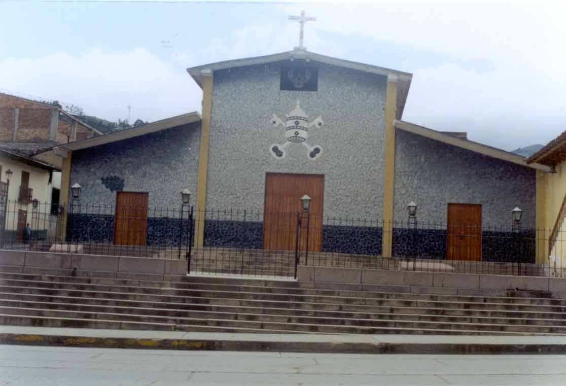 Iglesia San Pedro, ubicada en el barrio San Pedro, entre los jirones Jos� G�lvez y Jun�n.
