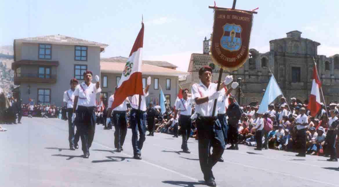 Escolta del Colegio Nacional "Ja�n de Bracamoros" de la provincia de Ja�n. Cajamarca, Agosto 2006.