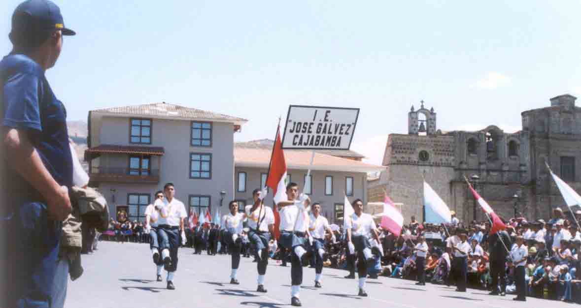 Escolta del Colegio Nacional "Jos� G�lvez" de la provincia de Cajabamba. Cajamarca, Agosto 2006.