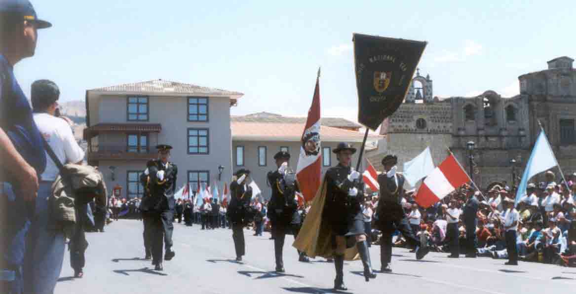 Escolta del Colegio Nacional "San Juan " de la provincia de Chota. Cajamarca, Agosto 2006.