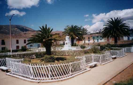 Plazuela La Alameda o Juan Basilio Cortegana. Cortes�a del Prof. Jorge A. Ch�vez Silva. Cel.03-02-06